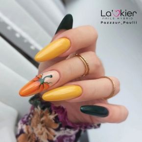 Dyniowy manicure Lakier