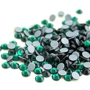 Cyrkonie szklane szlifowane Emerald SS10 50 sztuk