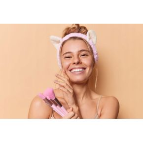 Claresa Nawilżający krem-podkład wyrównujący koloryt cery Keep It Nude! 104 Nude