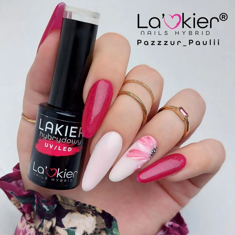Kwiatki na paznokciach La'kier