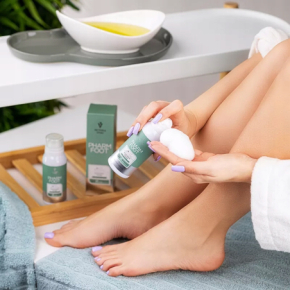 Victoria Vynn Pharm Foot reLIEF Mousse Kojąca pianka z oliwą ozonowaną i ziołami 105ml