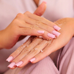 Victoria Vynn Pharm Foot Luxury Scrub 200g Nawilżająco-rozświetlający perfumowany peeling do ciala, dłoni i stóp