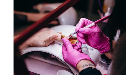 Wyposażenie salonu manicure – na co zwracać uwagę i czego potrzebujesz?